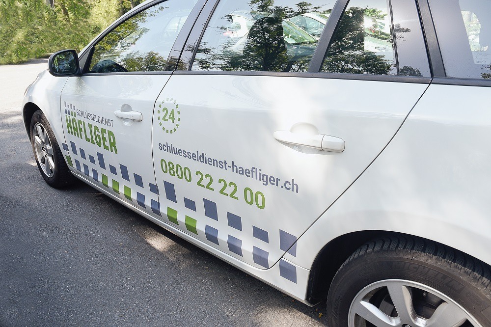 Servicewagen Schlüsseldienst Häfliger AG - Seitenaufnahme